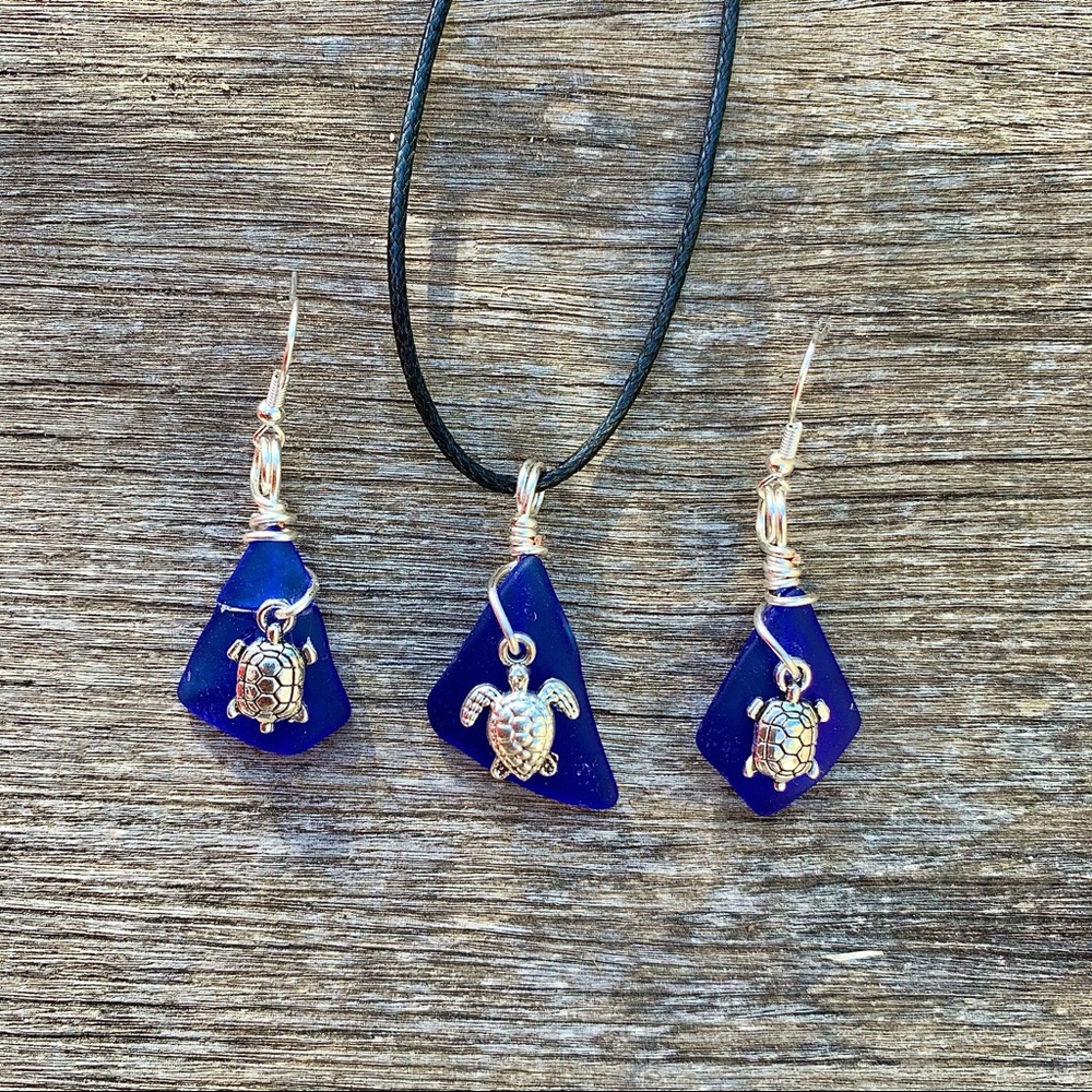 *SOLD* Cobalt blue Sea glass set turtle - Picture 1 of 3
